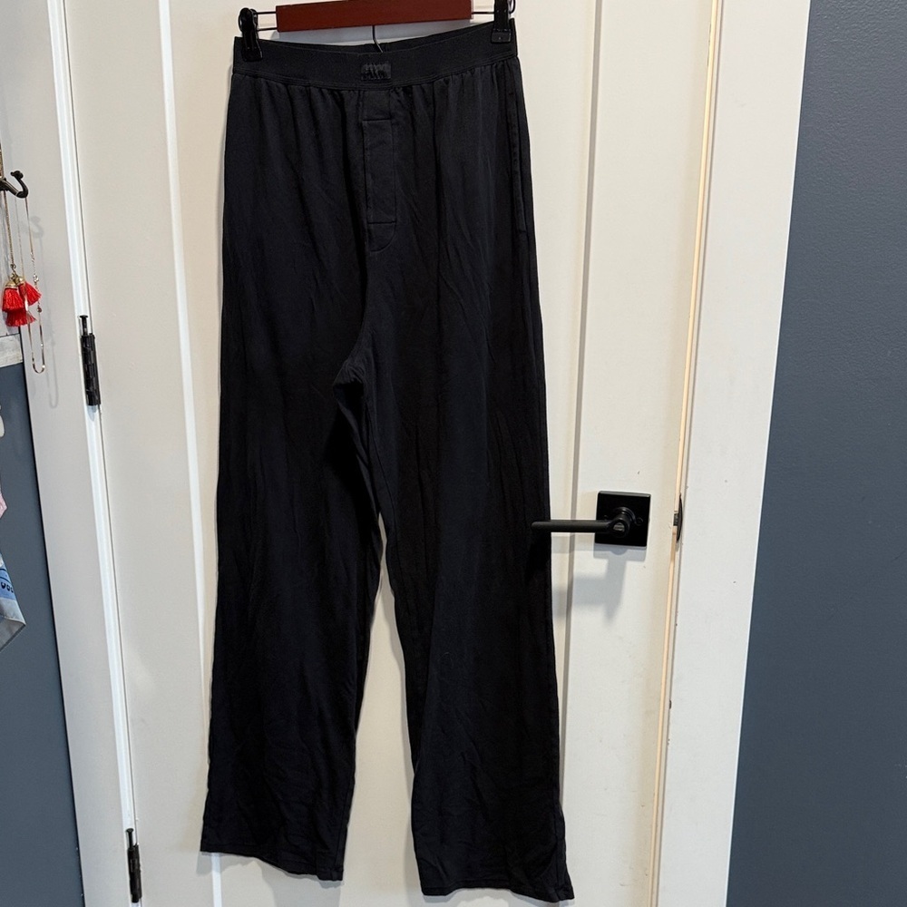 Skims Black āSootā Straight Leg Lounge Pants Size Small